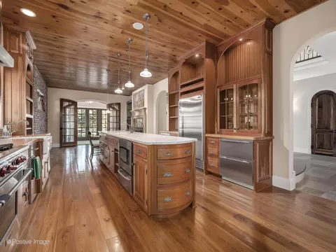 Kitchen - 48 Forest Gate Cir, Oak Brook, IL 60523 photo 1 of 6