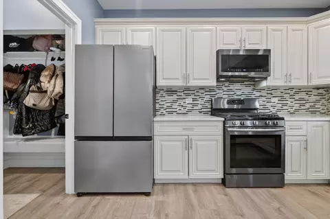 Kitchen - 1920 Jester Ln, Algonquin, IL 60102 photo 3 of 3