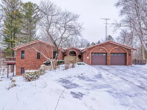 1636 Deerpath Cir, Winthrop Harbor, IL 60096