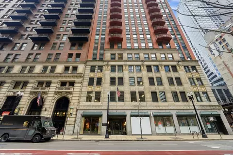 208 W Washington St #611, Chicago, IL 60606