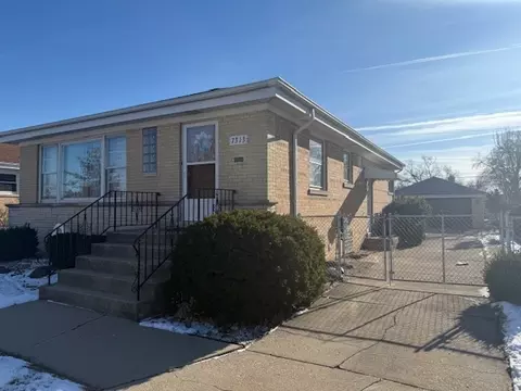 7313 W Lee St, Niles, IL 60714