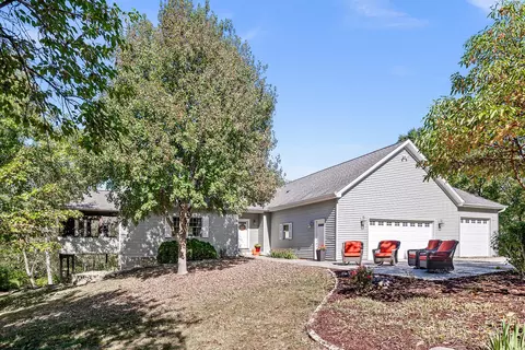 2296 Deer Ridge Ct, Carlock, IL 61725
