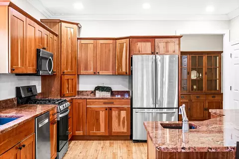 Kitchen - 2296 Deer Ridge Ct, Carlock, IL 61725 photo 5 of 6