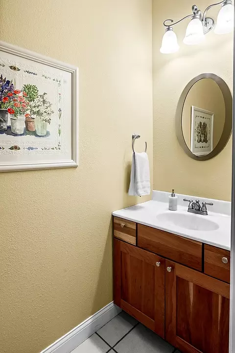 Bath - 2296 Deer Ridge Ct, Carlock, IL 61725 photo 1 of 4