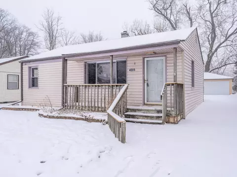 4005 N Park St, Westmont, IL 60559