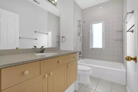Bath - 1740 Melise Dr, Glenview, IL 60025 photo 5 of 5