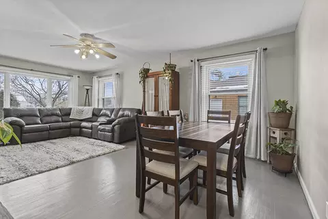 Dining - 818 E 11th St, Lockport, IL 60441 photo 1 of 2