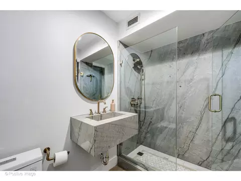 Undisclosed, Chicago, IL 60610 photo 26