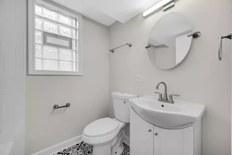 Bath - 2800 174th St, Hazel Crest, IL 60429 photo 2 of 2