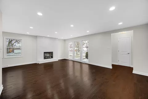 Living - 2800 174th St, Hazel Crest, IL 60429 photo 4 of 7