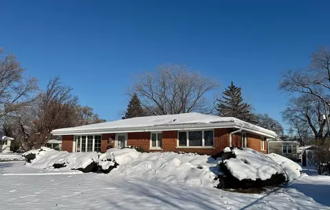 3051 S Scott St, Des Plaines, IL 60018