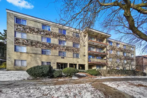 4240 N Keystone Ave #2D, Chicago, IL 60641
