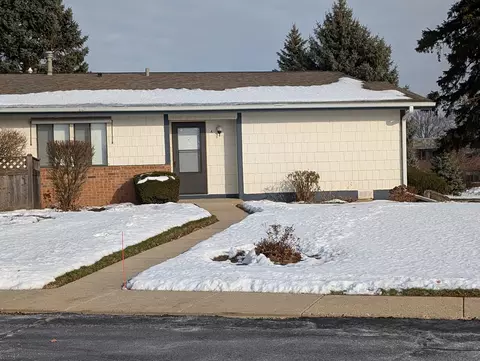 4712 W Oakwood Dr #4, Mchenry, IL 60050