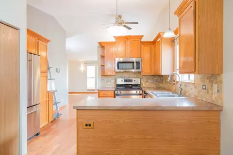 Kitchen - 170 Dickens Trl, Elgin, IL 60120 photo 1 of 2