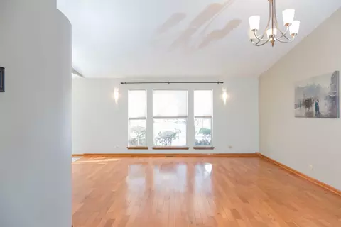 Living - 170 Dickens Trl, Elgin, IL 60120 photo 3 of 3