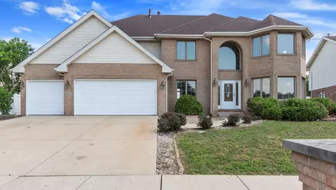 5017 Harbor Ln, Richton Park, IL 60471