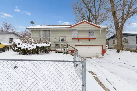 2608 Forsythia Dr, Rockford, IL 61102