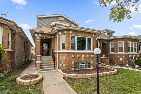 8114 S Paxton Ave, Chicago, IL 60617