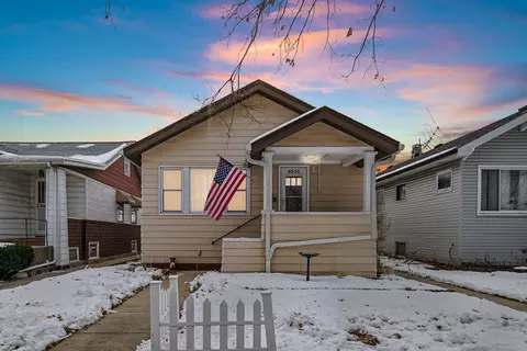 5531 W Grace St, Chicago, IL 60641