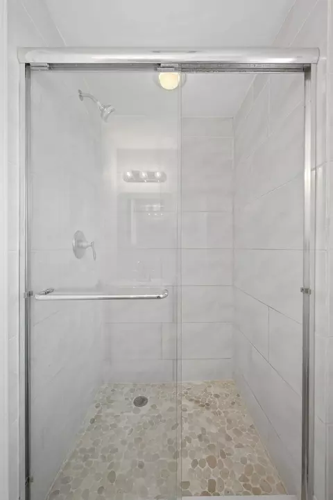 Bath - 1924 13th Ave, Broadview, IL 60155 photo 4 of 5