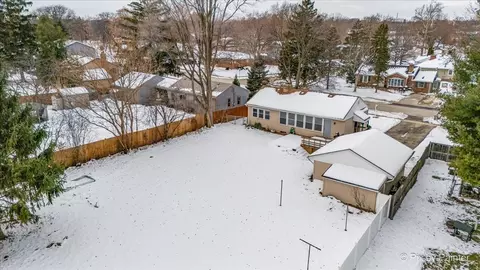 View/Area - 321 E Ardmore Ave, Roselle, IL 60172 photo 1 of 7