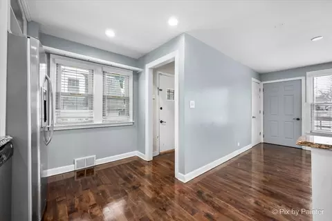 Entry Way - 321 E Ardmore Ave, Roselle, IL 60172 photo 2 of 3