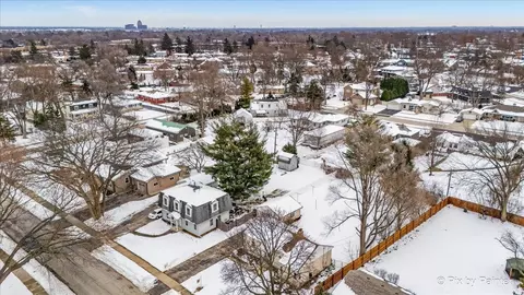 View/Area - 321 E Ardmore Ave, Roselle, IL 60172 photo 6 of 7