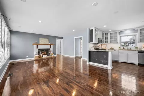 Living - 321 E Ardmore Ave, Roselle, IL 60172 photo 4 of 4