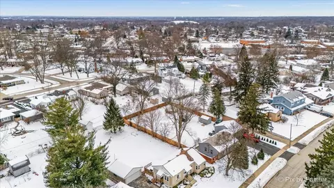 View/Area - 321 E Ardmore Ave, Roselle, IL 60172 photo 4 of 7