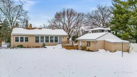 Exterior - 321 E Ardmore Ave, Roselle, IL 60172 photo 5 of 7