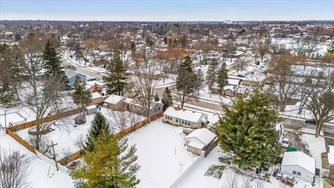 View/Area - 321 E Ardmore Ave, Roselle, IL 60172 photo 3 of 7