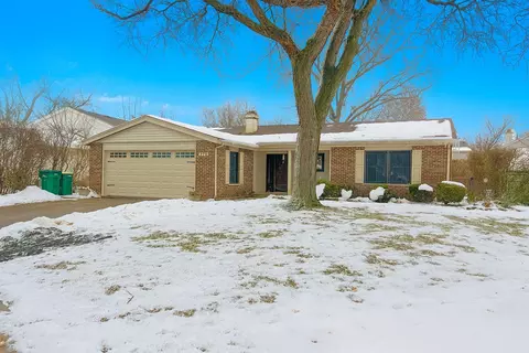 775 Boxwood Ln, Buffalo Grove, IL 60089