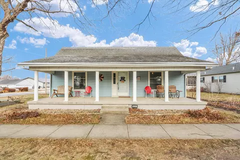 202 E Sherman St, Saint Joseph, IL 61873