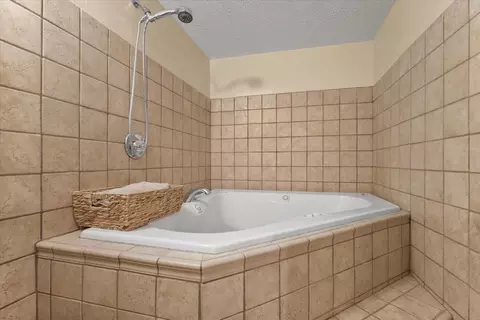 2 Yew Ct, Bloomington, IL 61701 photo 24