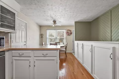 2 Yew Ct, Bloomington, IL 61701 photo 9