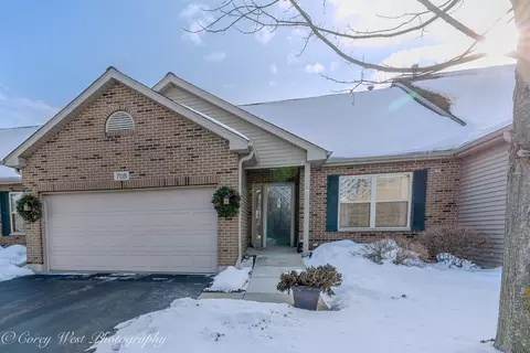 708 Nancy Ct, Sycamore, IL 60178