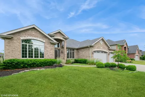 21409 Foxtail Dr, Mokena, IL 60448
