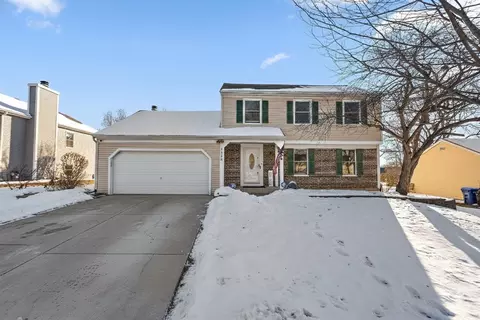 1328 Hill Rd, Geneva, IL 60134