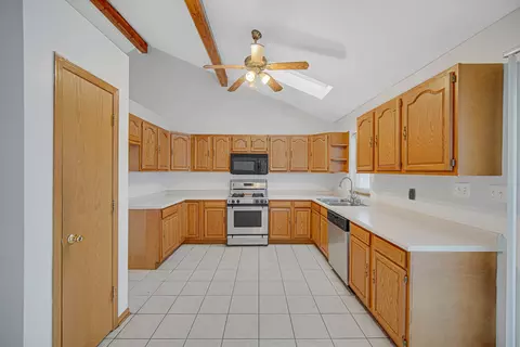 Kitchen - 15619 Homan Ave, Markham, IL 60428 photo 2 of 2