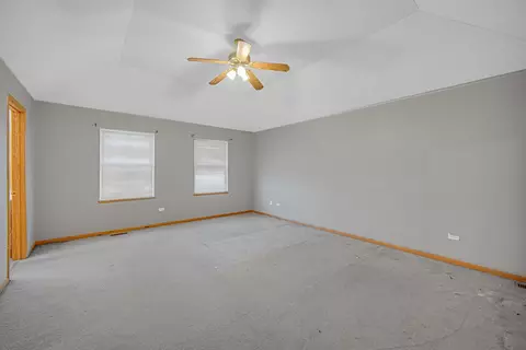 Bedroom - 15619 Homan Ave, Markham, IL 60428 photo 1 of 3