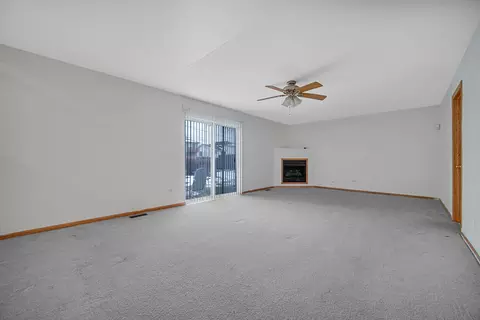 Living - 15619 Homan Ave, Markham, IL 60428 photo 4 of 5