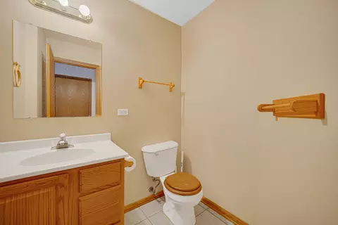 Bath - 15619 Homan Ave, Markham, IL 60428 photo 3 of 3