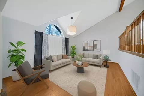 Living - 15619 Homan Ave, Markham, IL 60428 photo 2 of 5