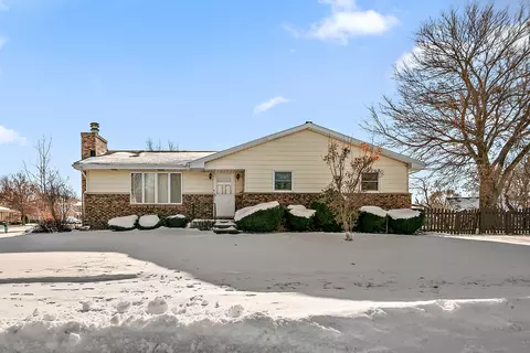 401 S Walnut St, Manteno, IL 60950