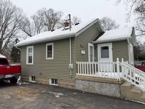 Exterior - 229 S Edison Ave, Elgin, IL 60123 photo 2 of 5