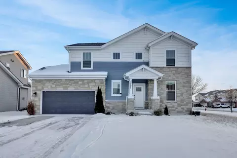 3795 Monterey Cir, Algonquin, IL 60102 photo 1