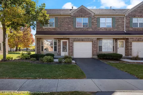313 Cromwell Ct, Westmont, IL 60559