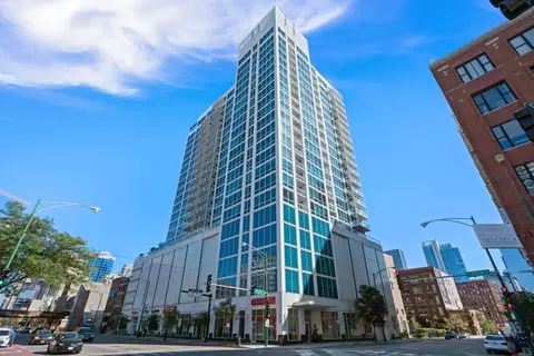 757 N Orleans St #1511, Chicago, IL 60654