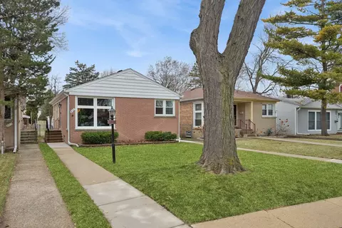 826 Brown Ave, Evanston, IL 60202