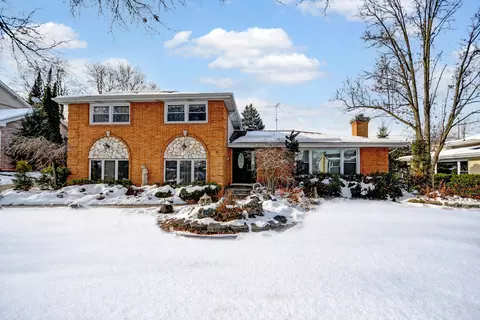 8950 S 85th Ct, Hickory Hills, IL 60457
